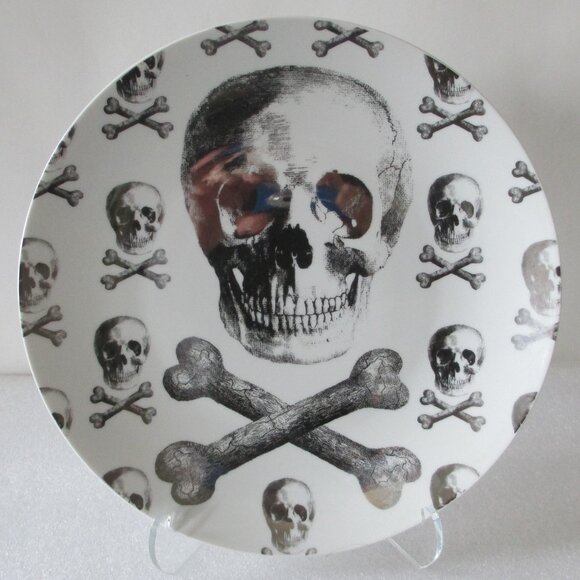 Z GALLERIE "SKULL & BONES" DINNERWARE SET❤️ - Picture 4 of 16